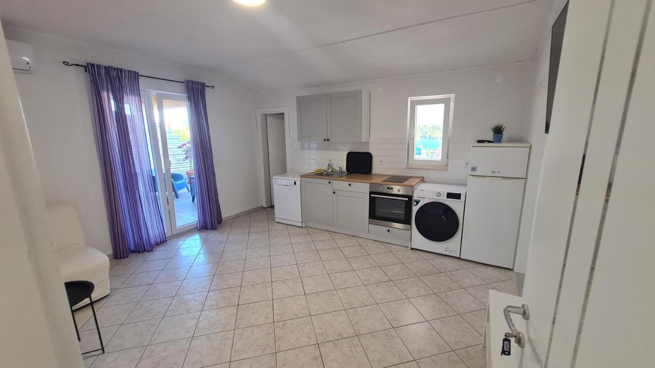 Apartmani Mlinar-One Bedroom Seaview Grebastica Exterior photo
